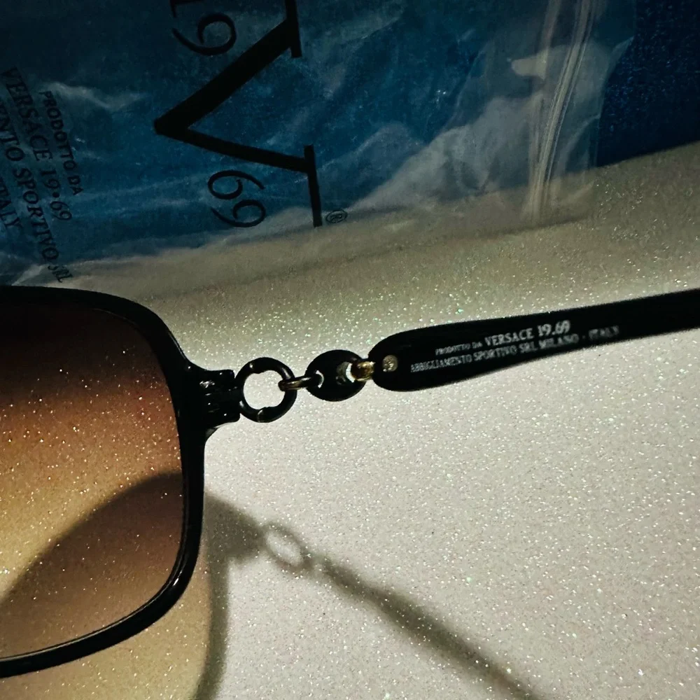 Versace 19V69✨🖤🤎 Black Sunglasses with Brown Lenses - Picture 3 of 8